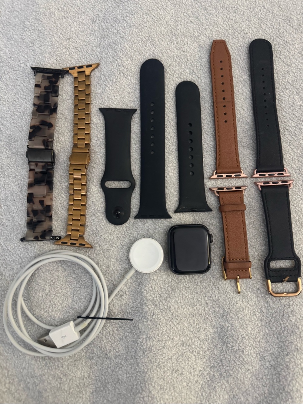Apple Watch SE (40mm) with Multiple Interchangeable Bands and Charger